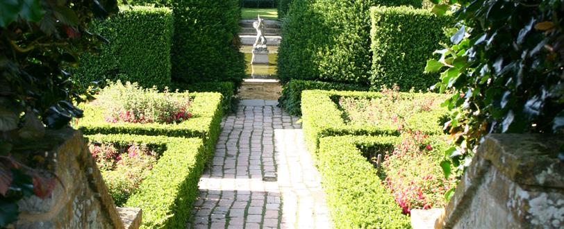 Quiet American Gardener, The: Jardin Serre De La Madone